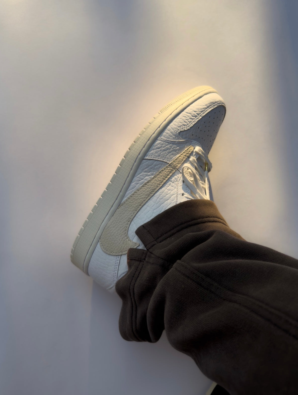 TAUPE LOWS